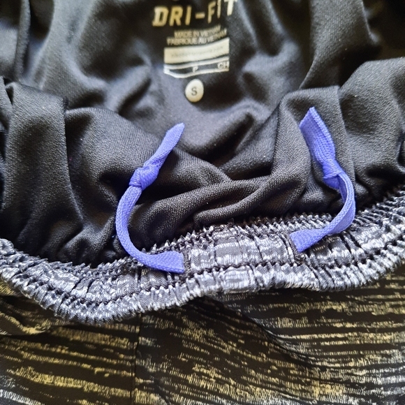 Nike Dri-Fit black-and-blue running shorts - Picture 4 of 5